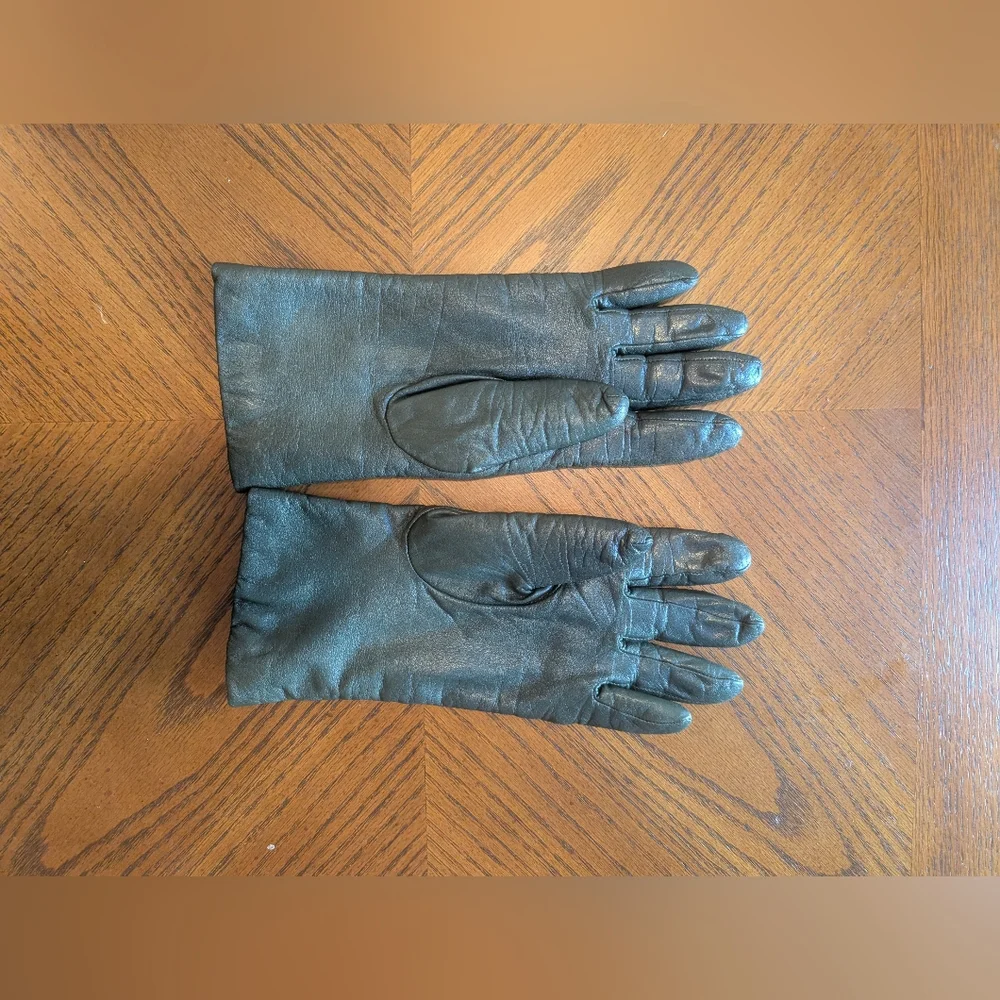 1950's Vintage Elegant Olive Green Leather Gloves With 100% Cashmere Interior